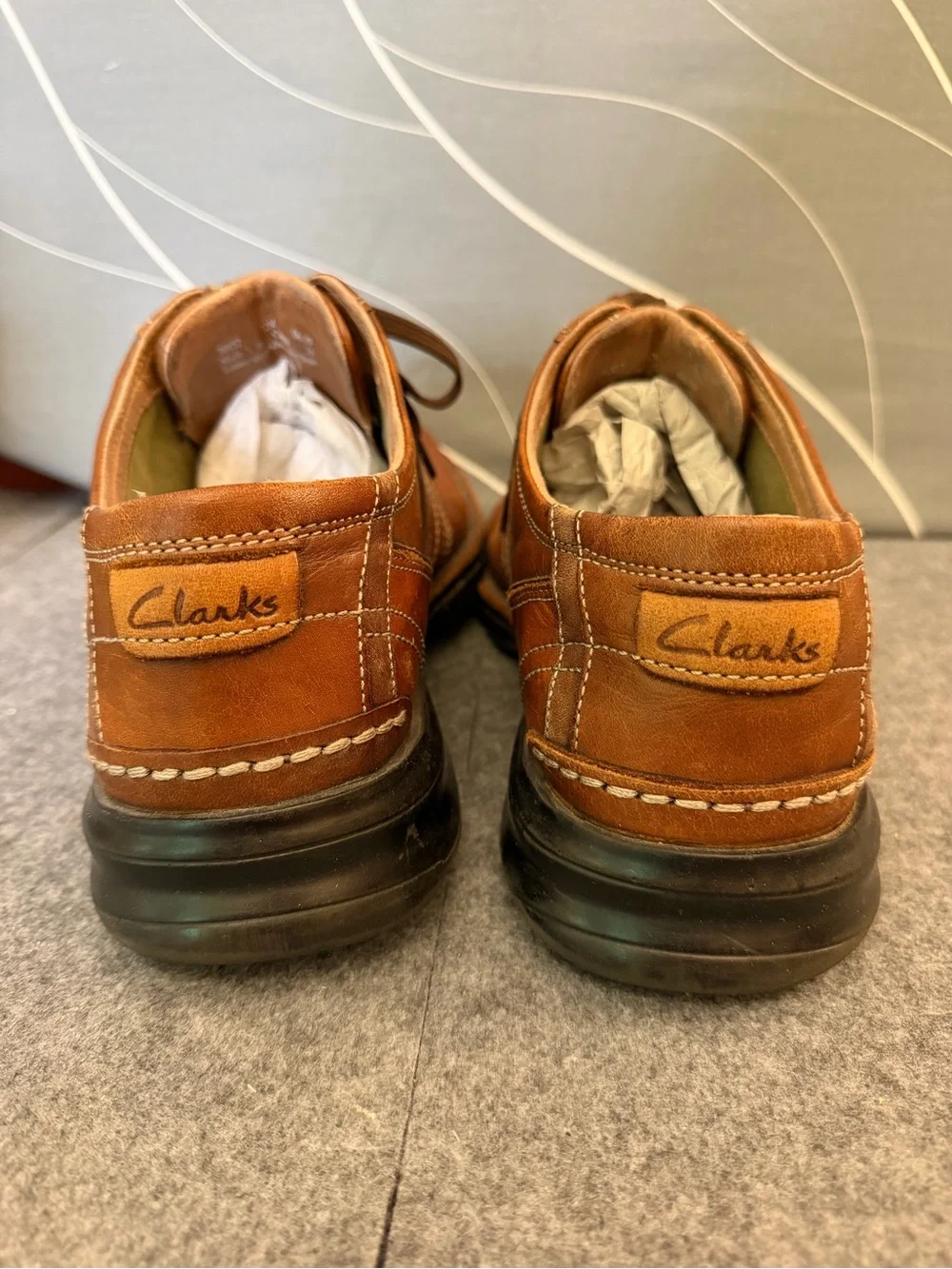 Clarks Men's Brown Leather Lace-Up Oxfords